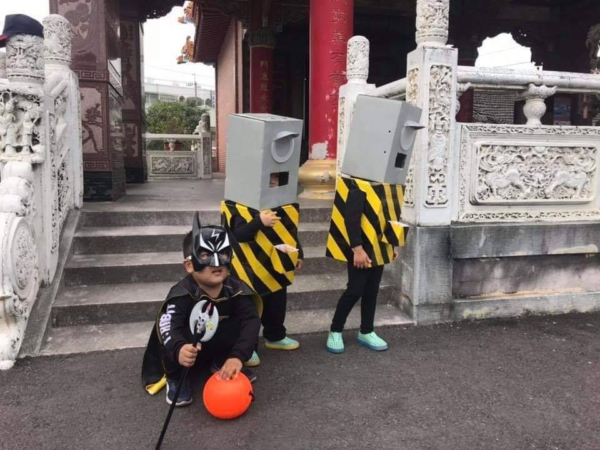 台湾のハロウィンで出現した 創意がありすぎる仮装が話題に 中華圏での番組 撮影コーディネート ライブ配信 フライメディア