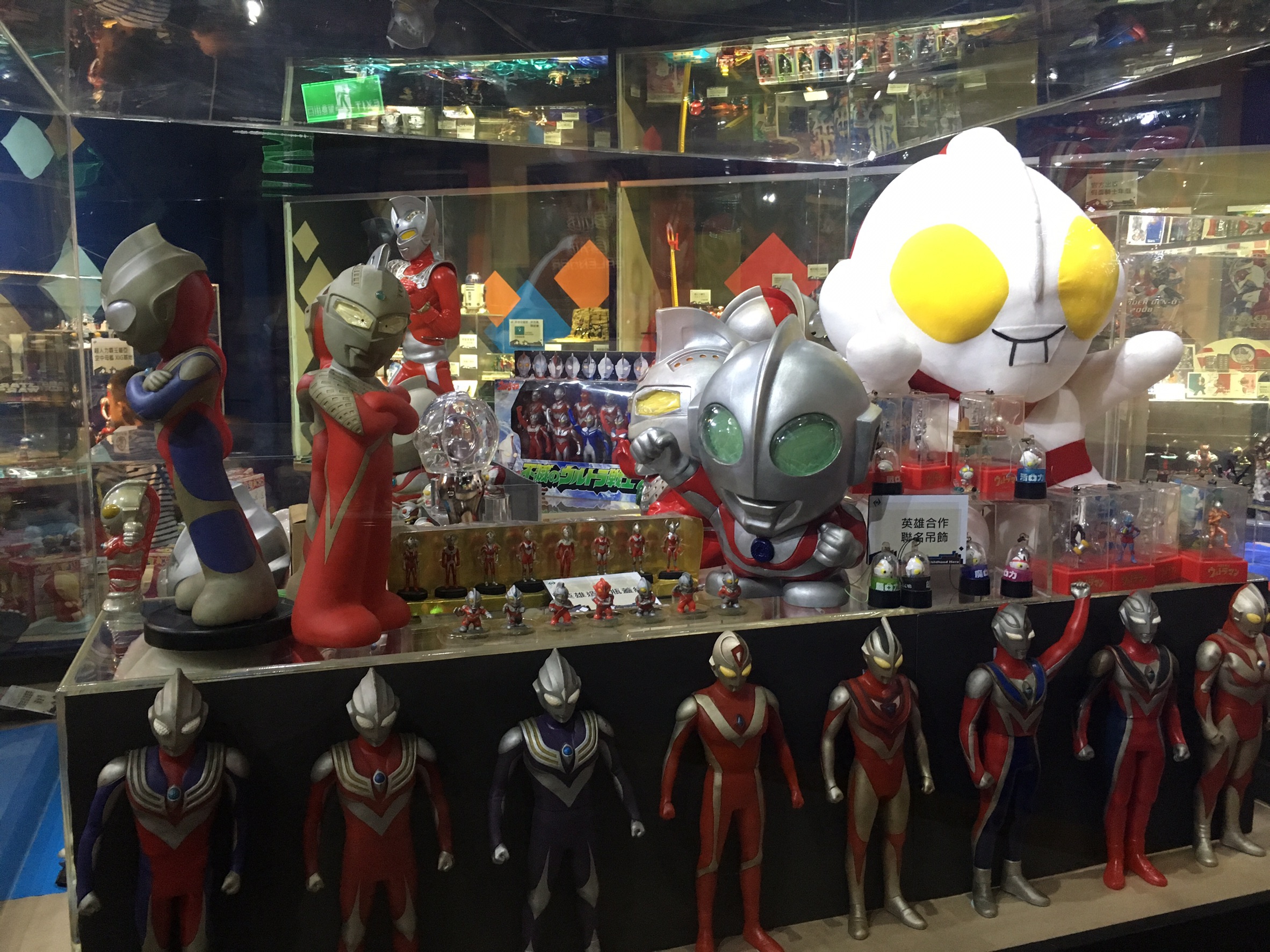 ミニチュアやブリキのおもちゃ ウルトラマンも 台湾オススメ博物館 中華圏での番組 撮影コーディネート ライブ配信 フライメディア