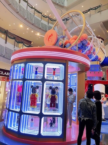 上海•ペコちゃん×BE@RBRICKのコラボシリーズの展示も人気
