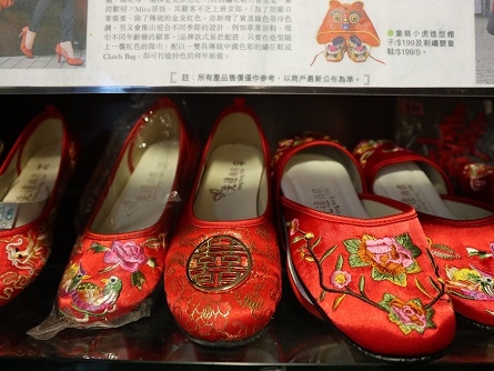 香港人気の刺繍スリッパ