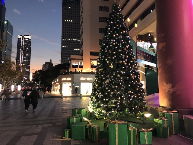 上海・街はクリスマスムード一色