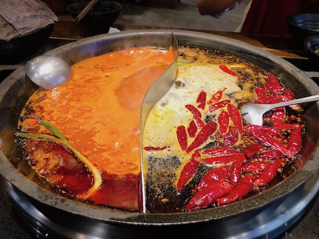 上海・2つのスープが楽しめる火鍋